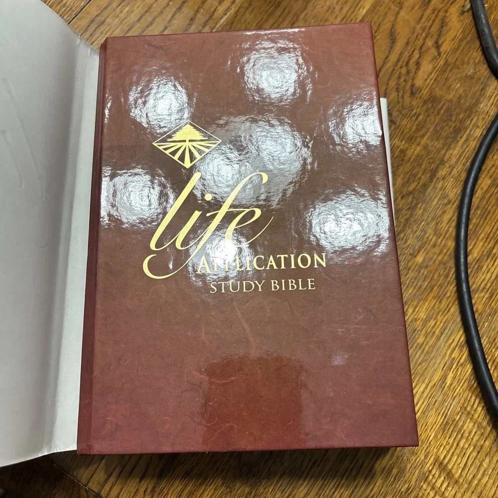 Life Application Study Bible NIV Hardcover‎ Tyndale House Publisher Large Print